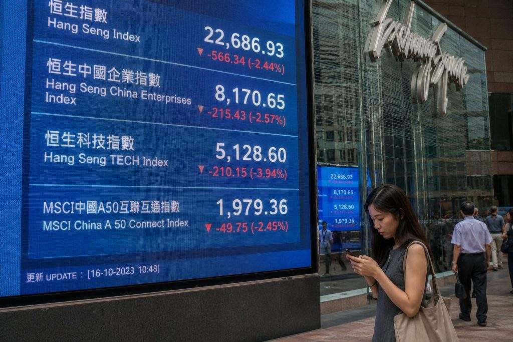 Oil Rises, China Chips Rally, Asia Stocks React