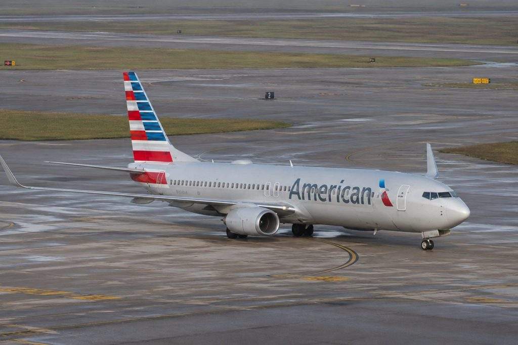 American Airlines Shares Trade Premarket; Investors Eye Fuel Shock