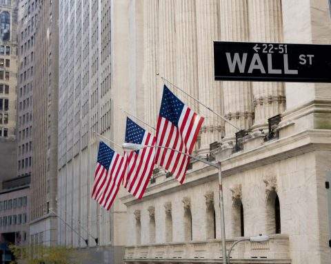 US Stock Futures Climb After Holiday, Wall Street Eyes AI Chips and Iran Talks