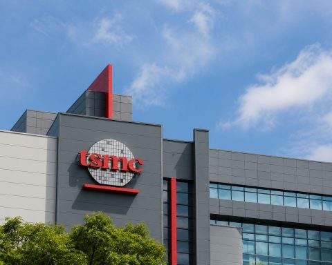 Taiwan Market Rises Ahead of India as TSMC Gains