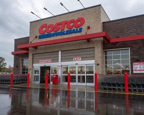Costco Stock Trades Close to Highs as Earnings Loom