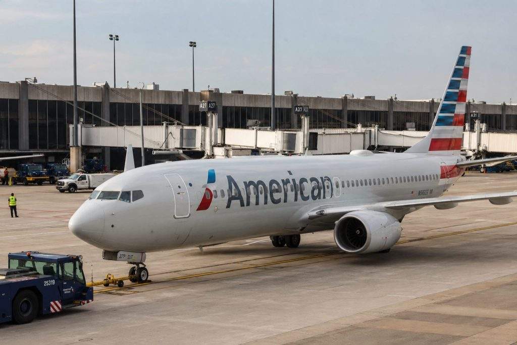 American Airlines Shares Climb After Starlink Agreement