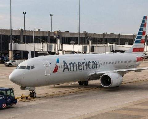 American Airlines Shares Climb After Starlink Agreement