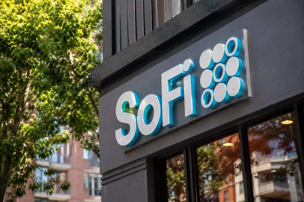 SoFi Shares Move on Talk of SpaceX IPO, but Numbers Still Count