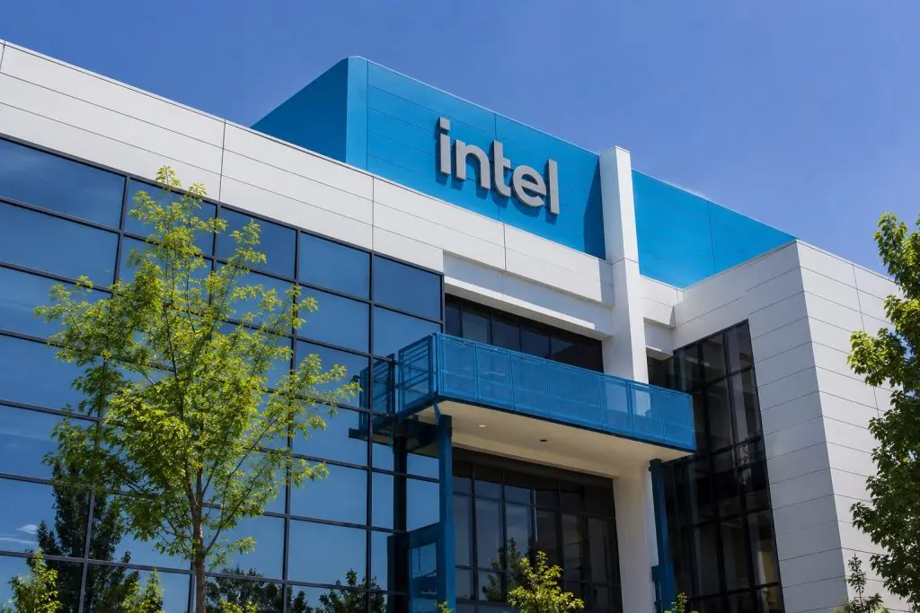 Intel Shares Rally Again Before Open as Wall Street Eyes AI Recovery