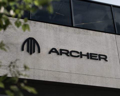 Archer Aviation Shares Weaken With Ongoing Cash Burn Pressure