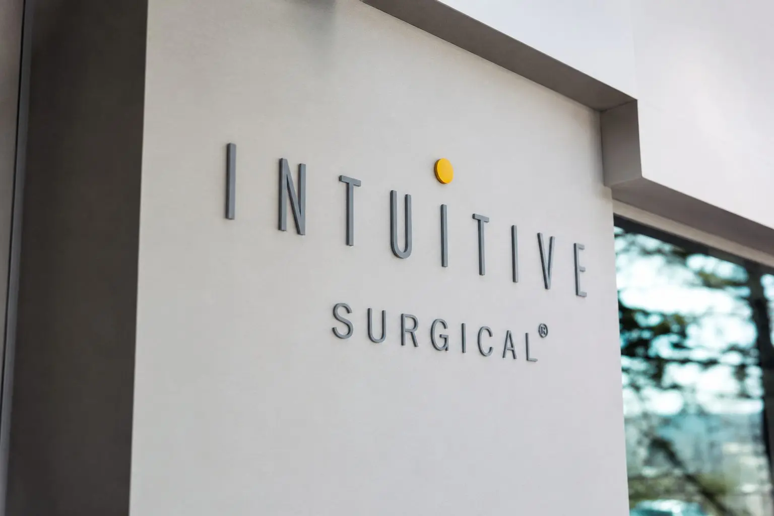 ISRG Slips After Goldman Downgrade