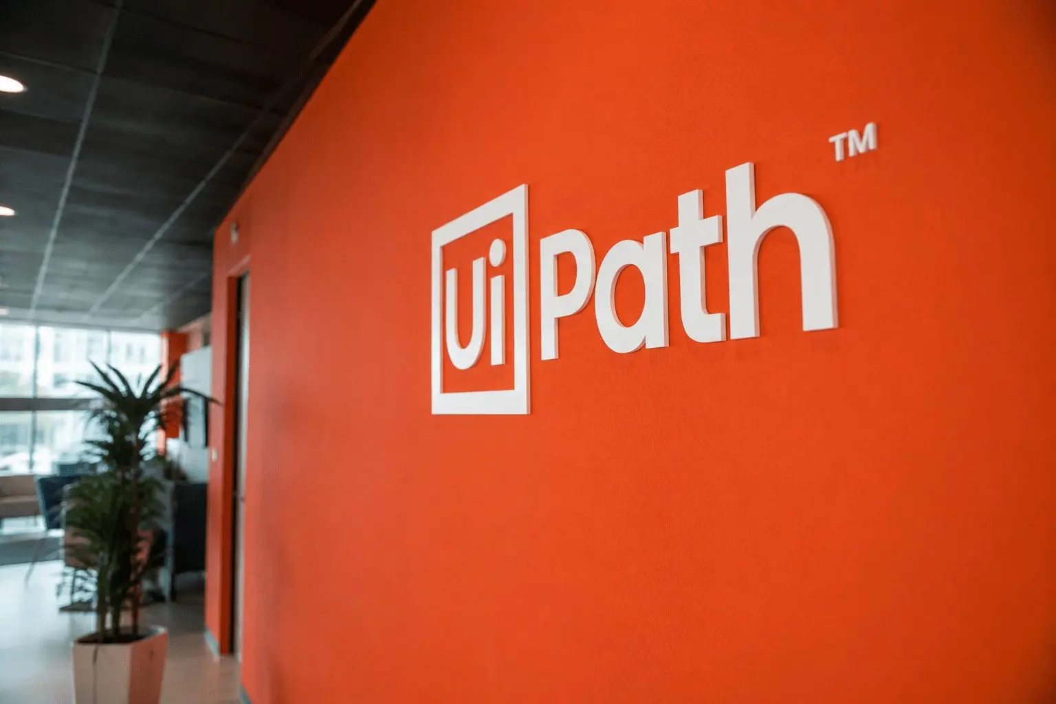 UiPath Shares Flat Ahead of Earnings, AI Test Set for Thursday