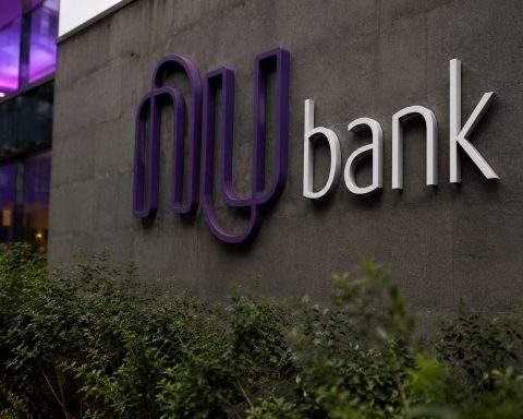 Nu Shares Gain After Nubank’s $130 Million Move in Colombia Raises Growth Hopes in Latin America