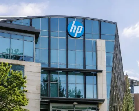 HP Shares Trade Choppy After Earnings Beat on AI PC Bets