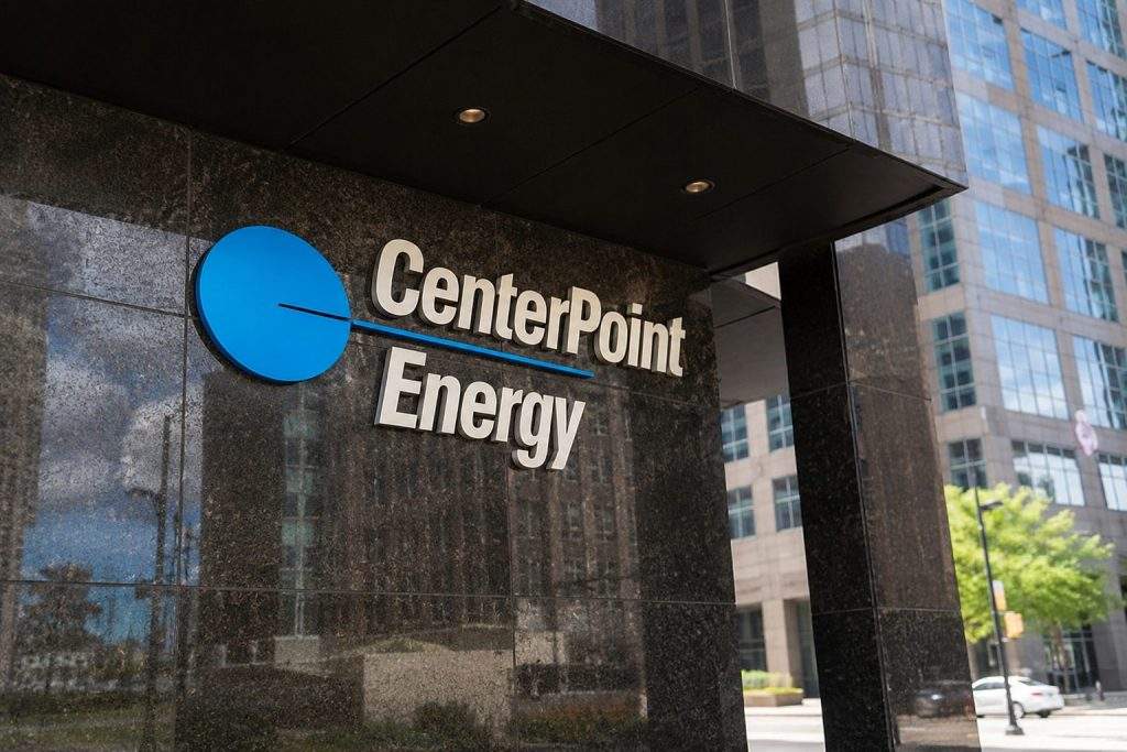 Houston Homeowners Still Face Power Failures as CenterPoint Crews Arrive