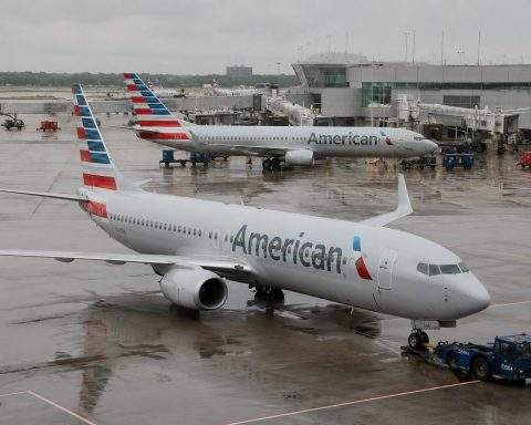 American Airlines Faces New Index Setback at the Open