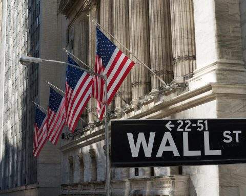 Stock Futures Dip as Iran Surprise Shakes Wall Street Records