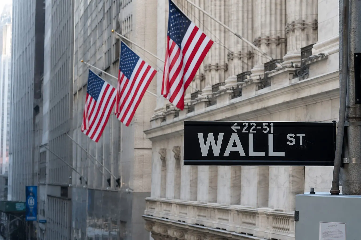 Wall Street Sets Fresh Highs as Dell’s AI Outlook Grabs Attention After Hours