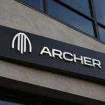 Archer Aviation Shares Edge in Premarket as Cash Concerns Weigh on Air-Taxi Plans