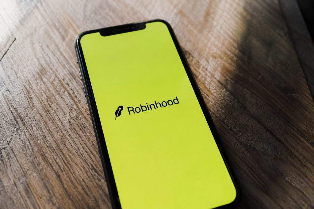 Robinhood shares rise again as traders watch Trump accounts and AI trading angle