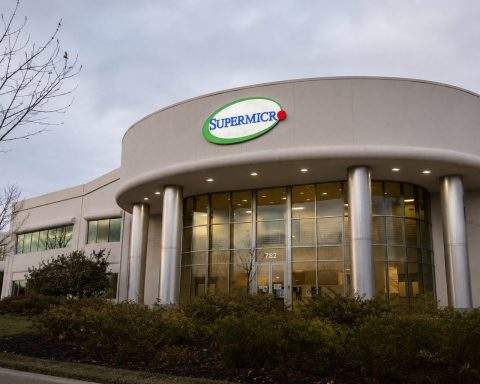 Super Micro jumps 30% in one week—what could shift the stock now
