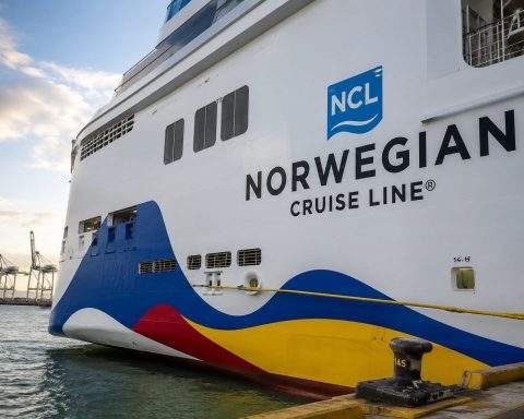 Norwegian Cruise Line Gains 9% as Oil Drops, Fuel Still in Focus