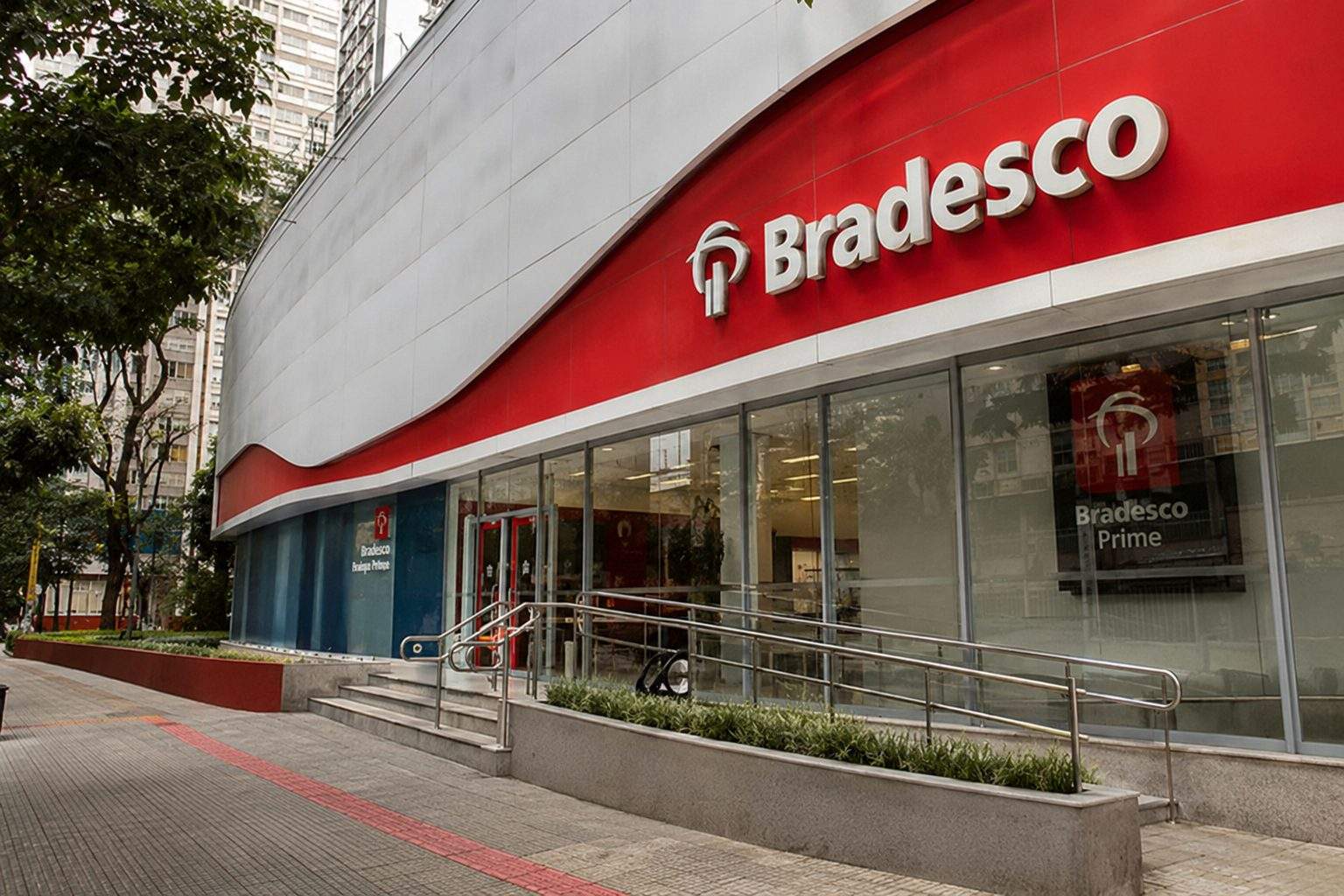 Bradesco Shares Up, Big Test Ahead for Brazil’s Bank Rally