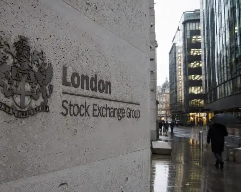 FTSE 100 Falls Today as Shell, BP and Centrica Drag UK Stocks After Peace-Deal Rally