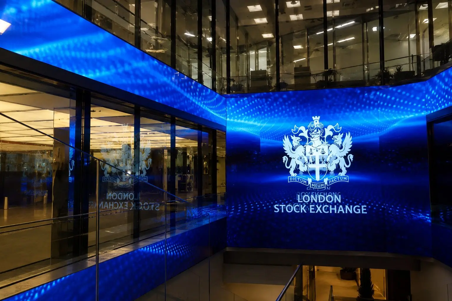 FTSE 100’s Third Weekly Loss: Why UK Stocks Are Back on Edge