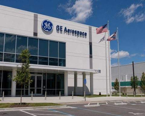 GE Aerospace Shares in Focus After Trump Comments, Details on Engine Deal Still Absent