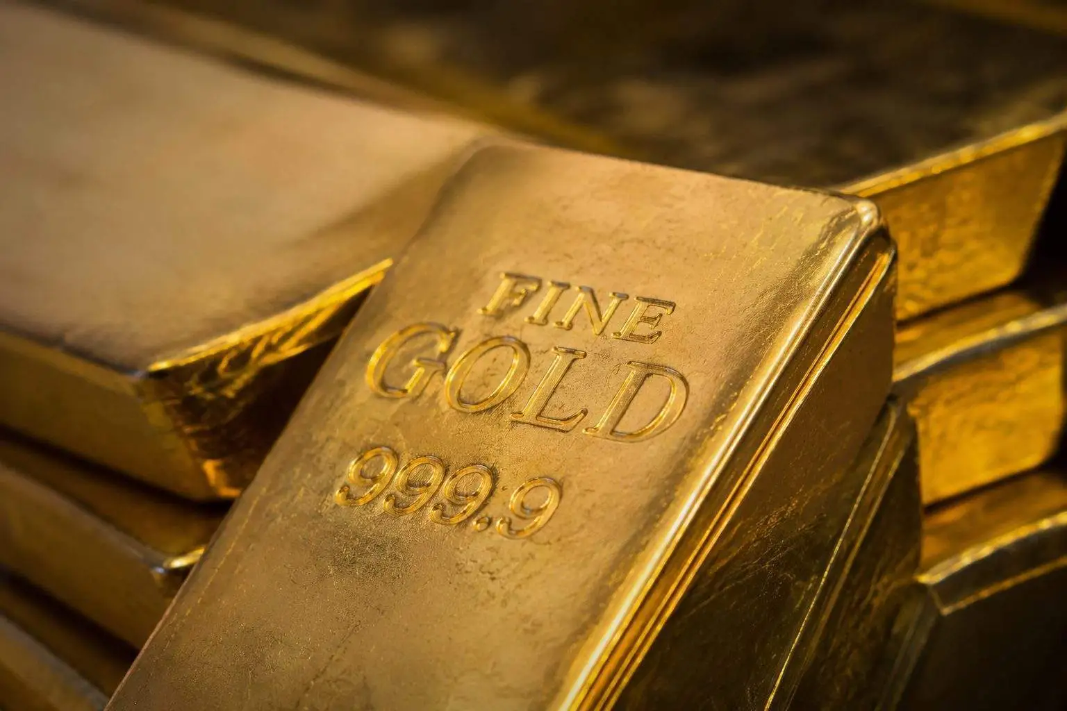 Gold’s $4,700 Test: Iran Standoff and Hot Inflation Put Bullion on the Back Foot