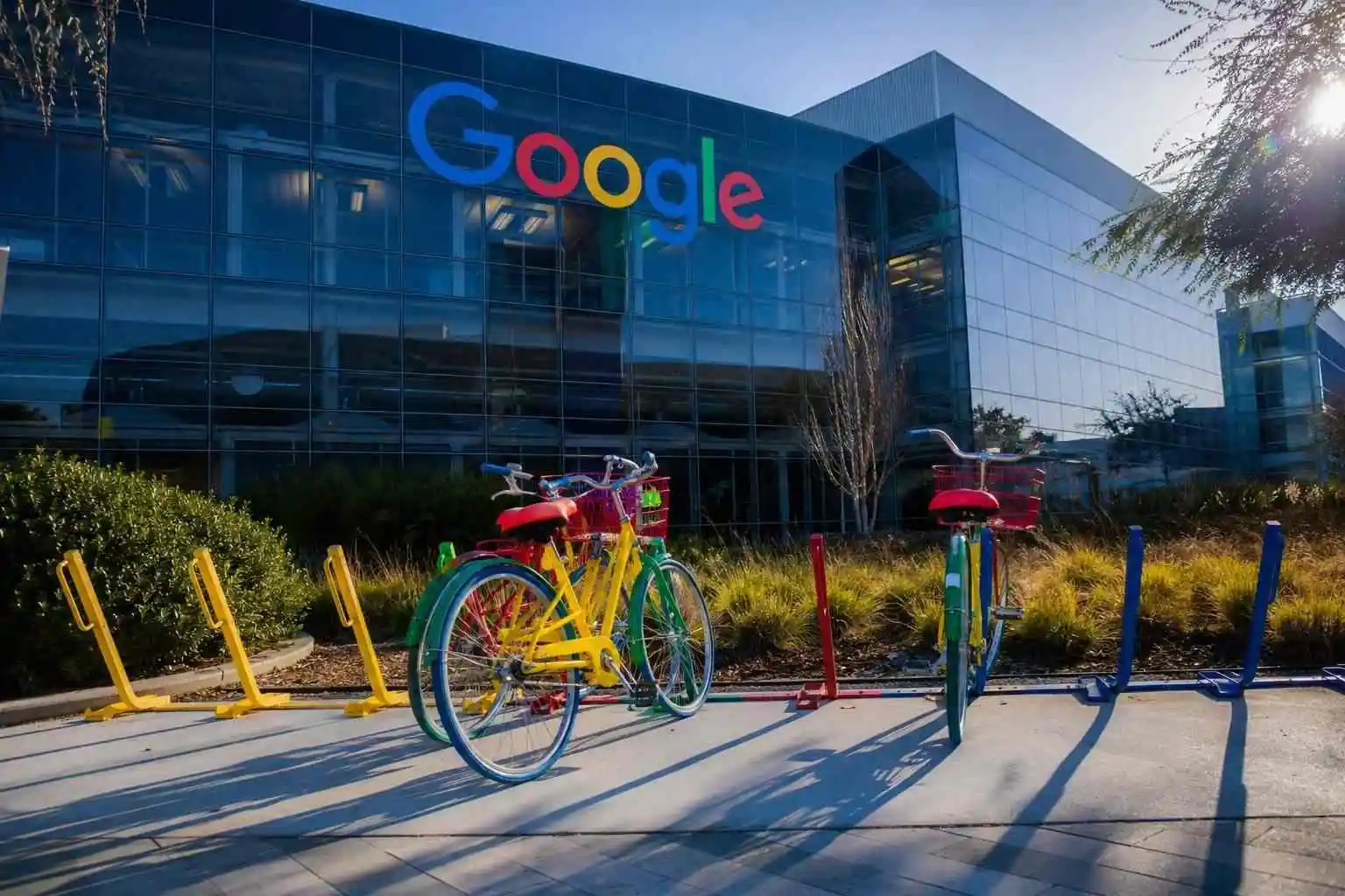 Google Stock Dropped as Wall Street Set Records, What’s Next?