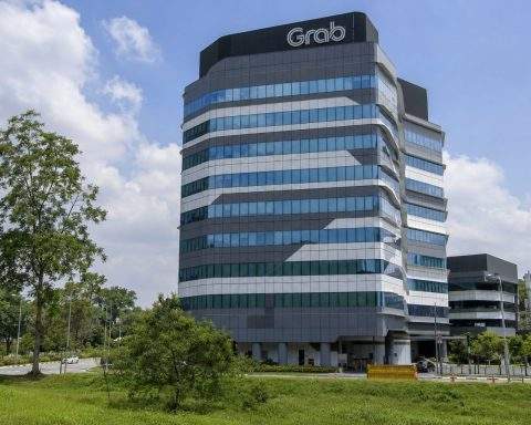 Grab Shares Dip as Indonesia Bank Investment Draws Attention Again
