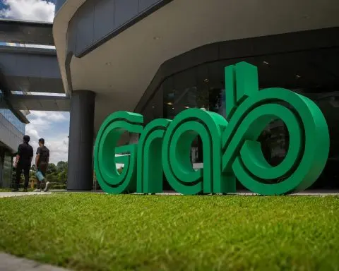 Grab Stock Slides Into a Big Week as Oil, Yields and Indonesia Risks Crowd the Trade