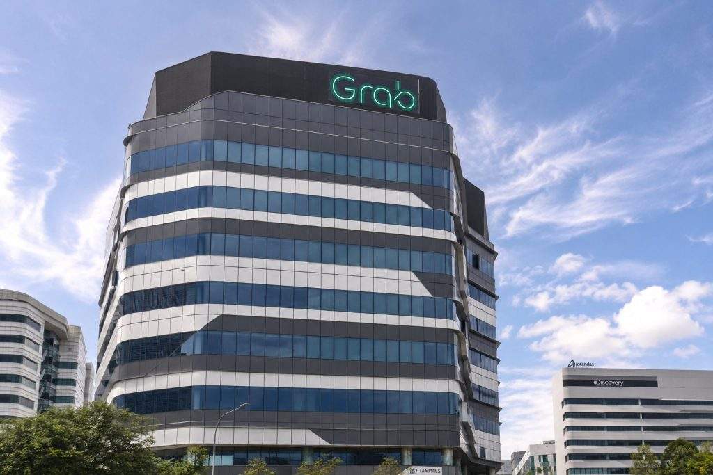 Grab Stock Slips After Superbank Power Move: What Investors Are Watching