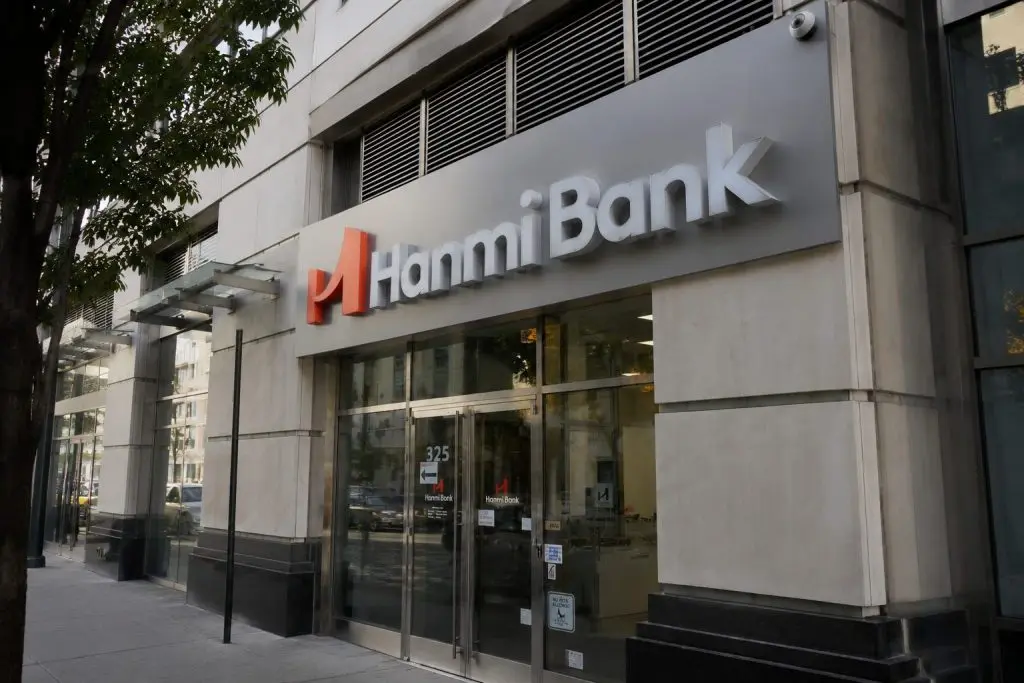 Hanmi Financial Shares Dip Ahead of Dividend Week as Trade Pulls Back