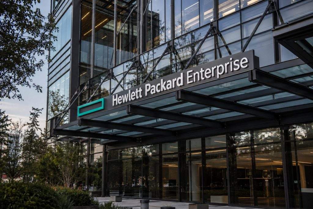 Hewlett Packard Enterprise Stock Jumps as Activist Investors Circle Its AI Networking Pivot