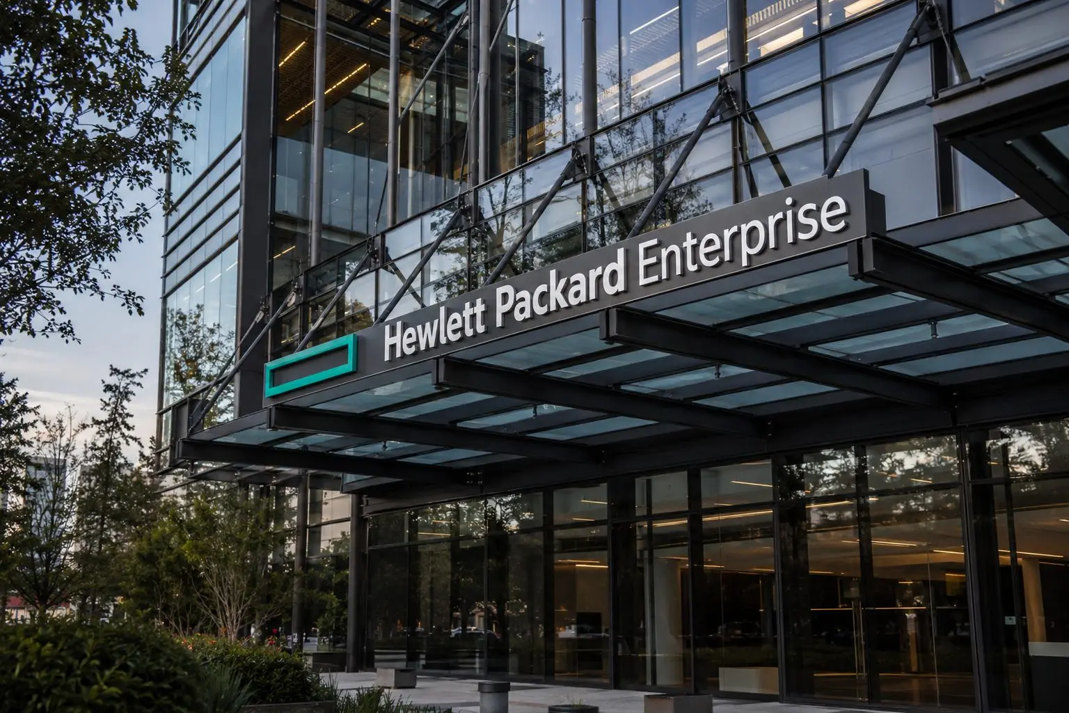 Hewlett Packard Enterprise Stock Jumps as Activist Investors Circle Its AI Networking Pivot