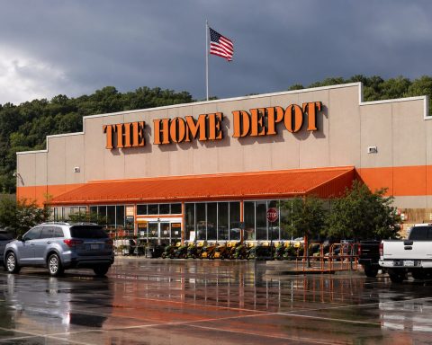 Home Depot Earnings Show Housing Stress for Wall Street