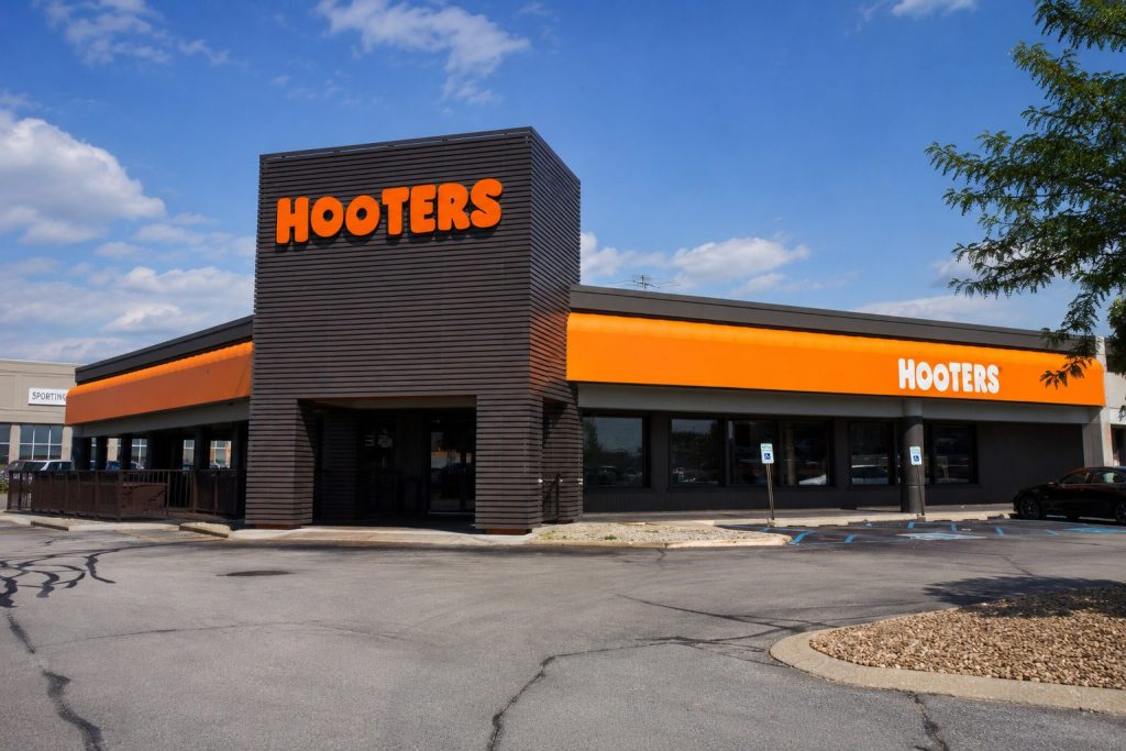 Hooters Restaurants Pitches Family Appeal as Business Comeback Faces Scrutiny