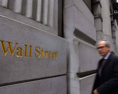 Hot CPI Shock Hits Nasdaq: Wall Street’s Record Run Stalls as Fed Cut Bets Fade