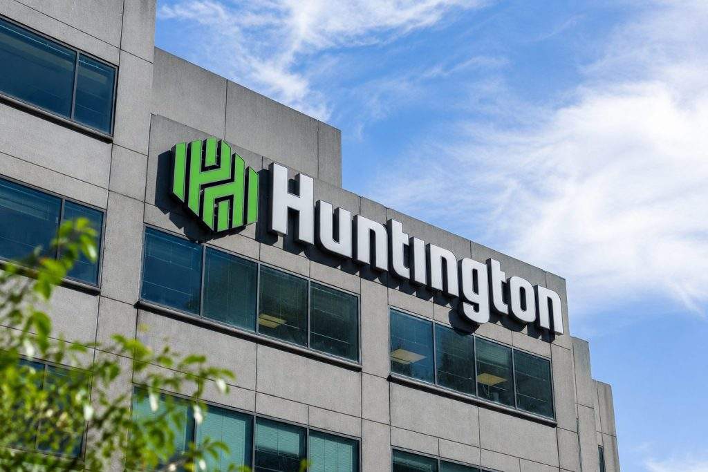 Huntington stock jumps Friday, regional-bank bulls eye June
