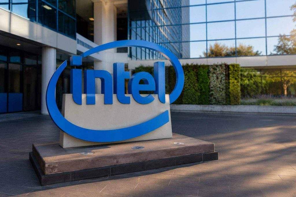 Intel Stock Falls Again as AMD and Arm Put Its Comeback Under Pressure