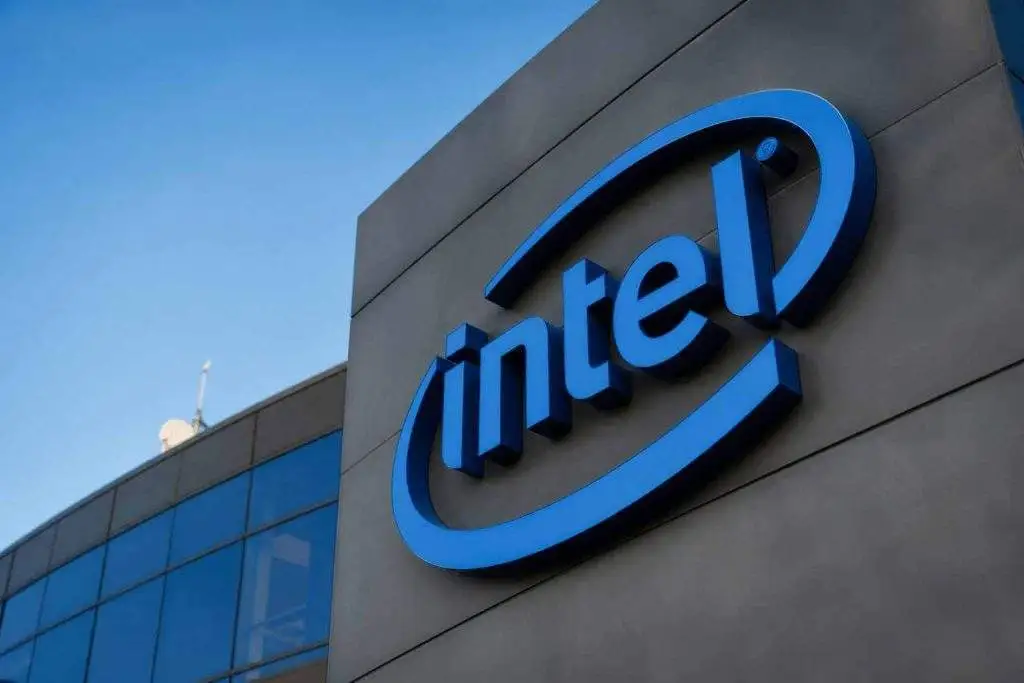 Intel Stock Rally Faces Its Biggest AI Test Yet as Apple Talks and AMD Forecast Lift Chips