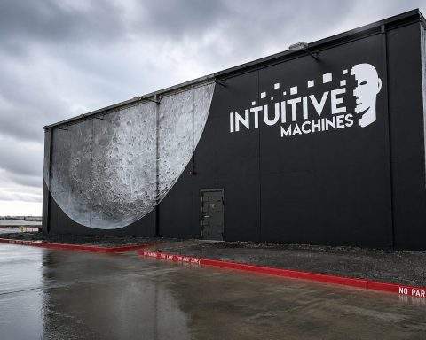 Intuitive Machines Stock Jumps 20% Ahead of Earnings: Why LUNR Is Back in the Space-Race Trade