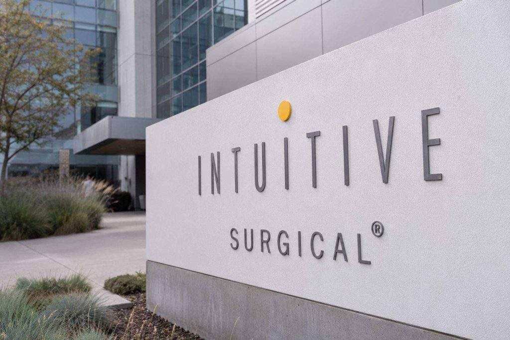 Intuitive Surgical Stock Hits 52-Week Low as Recall, Competition Cloud Robot Surgery Growth