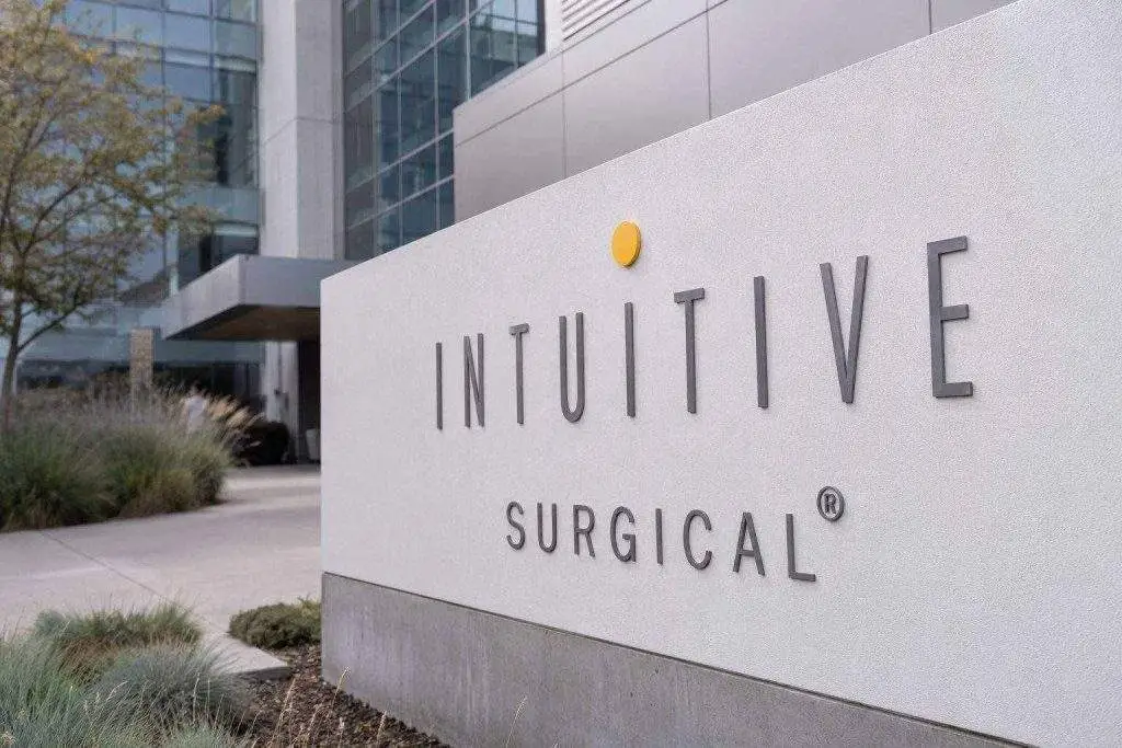 Intuitive Surgical Stock Hits 52-Week Low as Recall, Competition Cloud Robot Surgery Growth