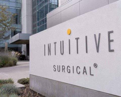 Intuitive Surgical Stock Hits 52-Week Low as Recall, Competition Cloud Robot Surgery Growth
