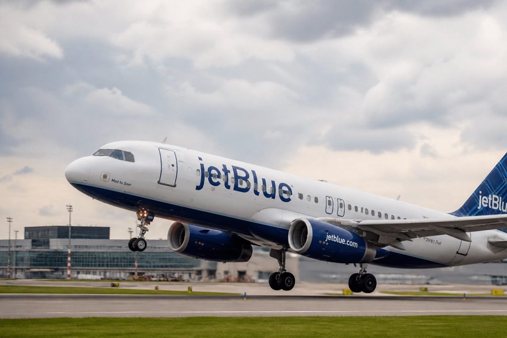JetBlue Airways Makes Its Move After Spirit Airlines Shutdown: $99 Fares, 11 Routes And A Fuel Test