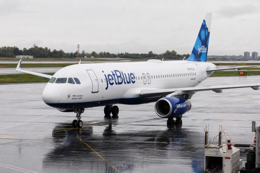 JetBlue Stock Rises as Spirit Shutdown Risk Shakes Up U.S. Airline Market