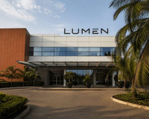 Lumen Stock Surges After $2.4 Billion Debt Move Puts AI Fiber Turnaround in Focus