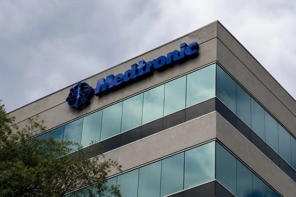 Medtronic Shares Near One-Year Lows as NYSE Open Looms After Friday Drop