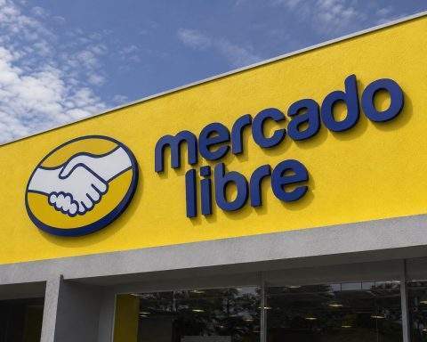 MercadoLibre Stock Falls: The 49% Revenue Jump Wasn’t Enough