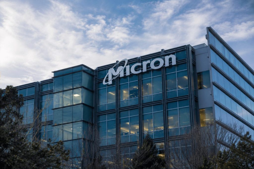 Micron Faces Key Monday After Volatile Week